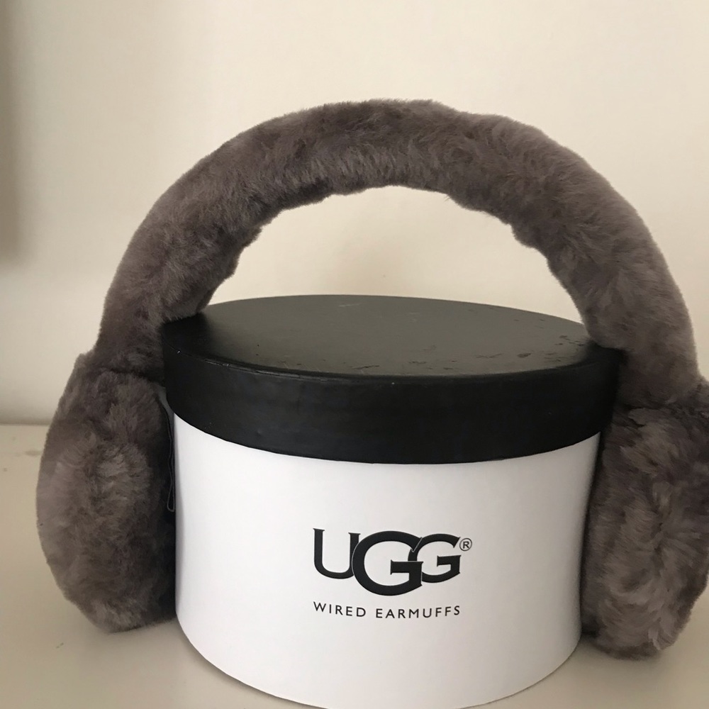 **Brand New**Ugg Wired Earmuffs